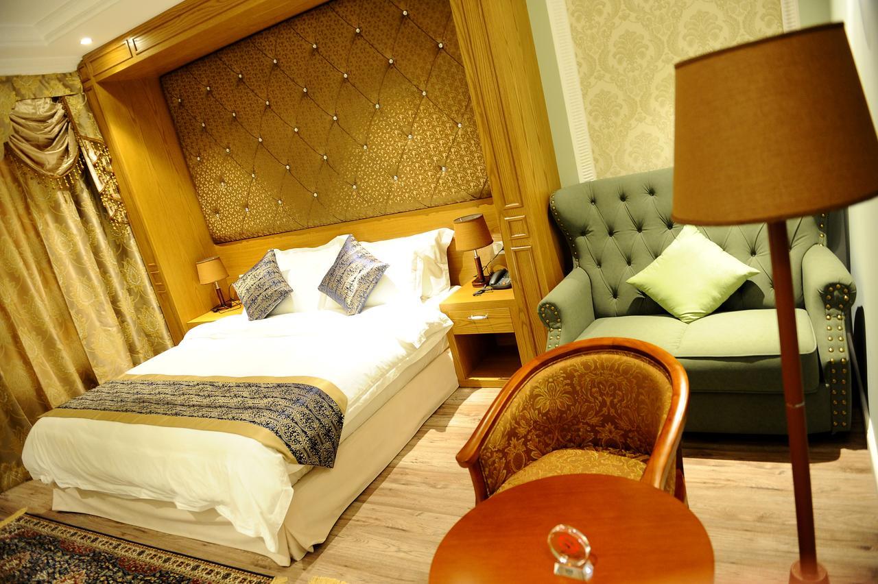 Hotel Britania Kamez Bagian luar foto