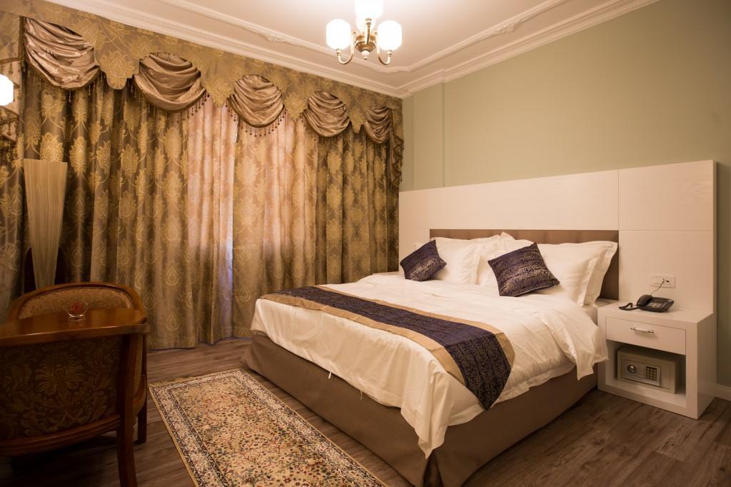 Hotel Britania Kamez Bagian luar foto