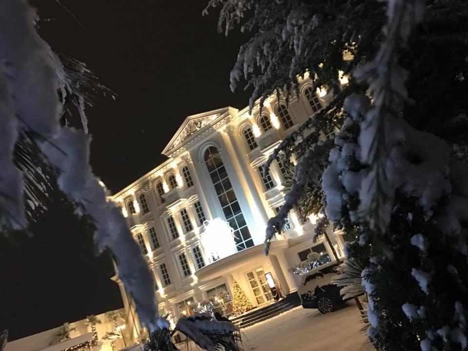 Hotel Britania Kamez Bagian luar foto